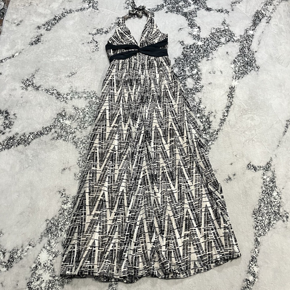 BCBGMAXAZRIA Halter Maxi Dress Black White Print Empireā Waist Size 4